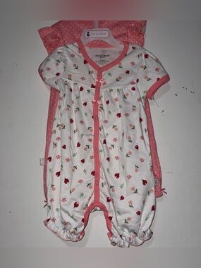 duck duck Pink Floral & Strawberry Baby One-Piece Bodysuit
